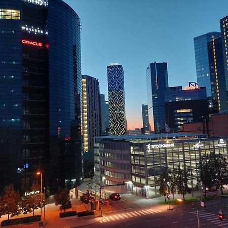 Kahe Magamistoaga Ja Suure Elutoaga 3-Toaline Korter Vaatega Tallinna Aerikeskusele Esterno foto